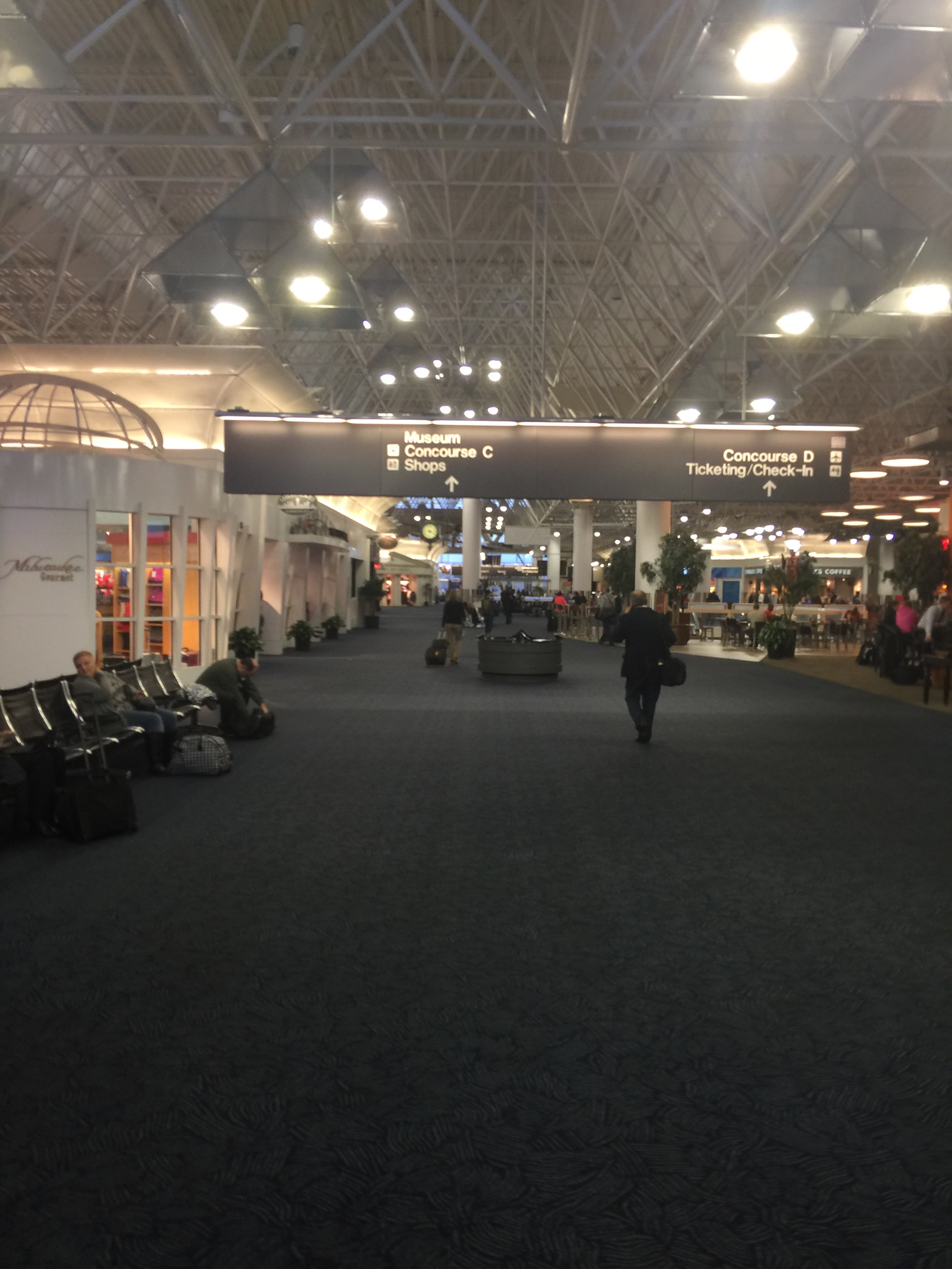 Milwaukee, WI  (MKE)